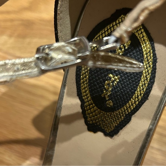 Jojo Fox Vintage Inspired Gold Embellished Heels 👠 - Picture 12 of 12